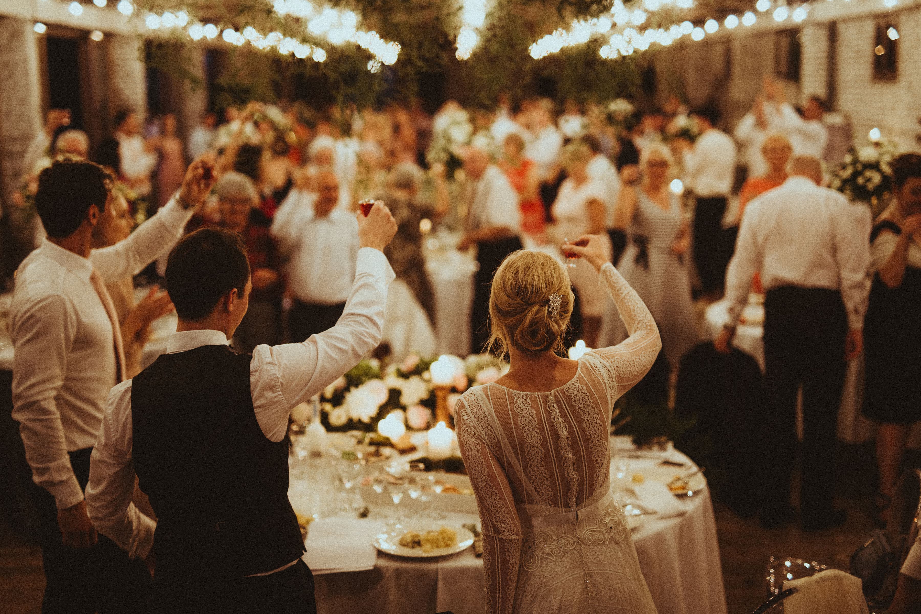 Classy and stylish vinyl musical selection for your wedding in Occitanie.